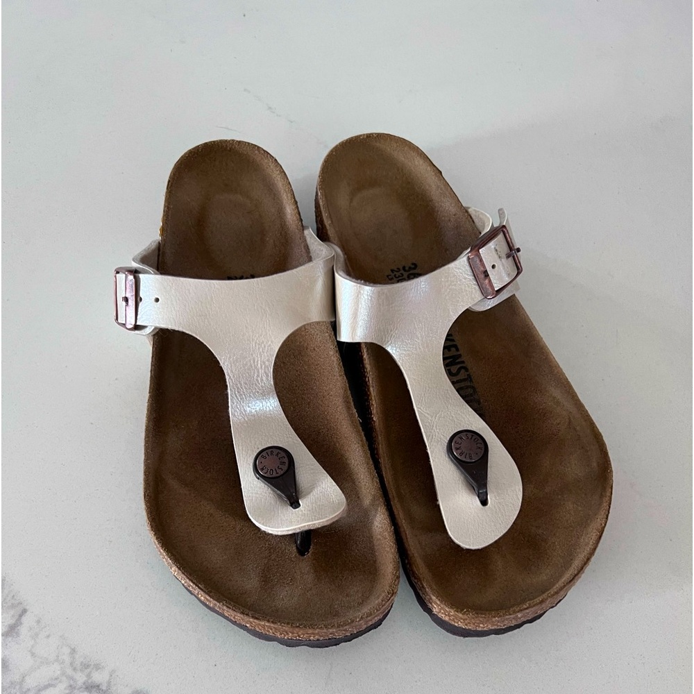 Birkenstock sandals ! Slightly worn, size 6
